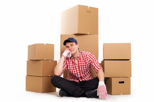 Preparing household furniture for storage in Mazehill